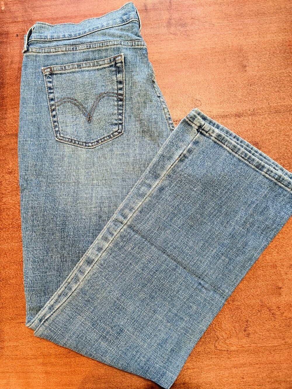 Levi's 515 Bootcut Jeans Mid-Rise Medium Wash Size 16